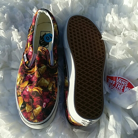 ❌SOLD❌ Vans Floral Digi Roses ❌SOLD❌ - Picture 5 of 6
